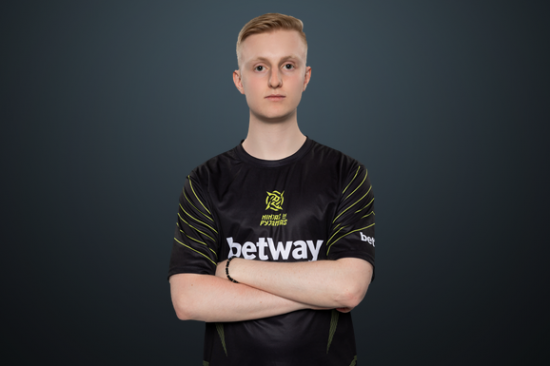 s1mple因Dota2缺席BC.Game战队比赛引发关注